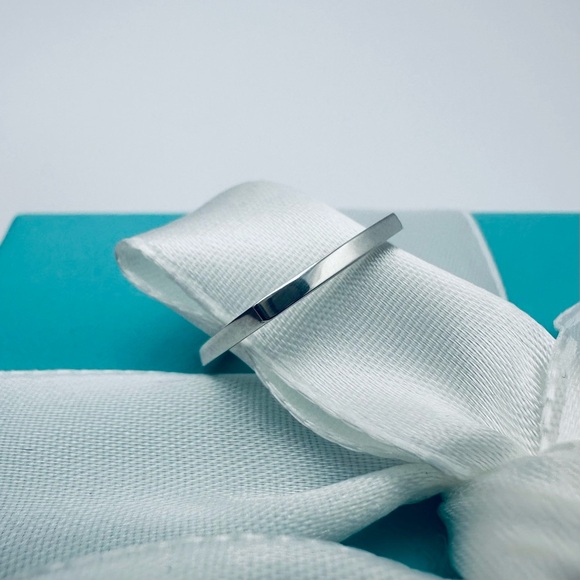 Tiffany & Co. Frank Gehry Narrow Torque Square Ring Size 4 in Silver with Pouch - Picture 3 of 9